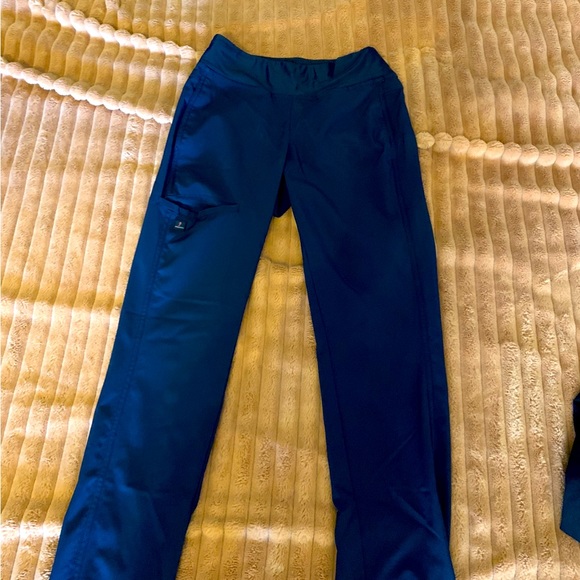 Womens XS scrubs - Picture 2 of 14